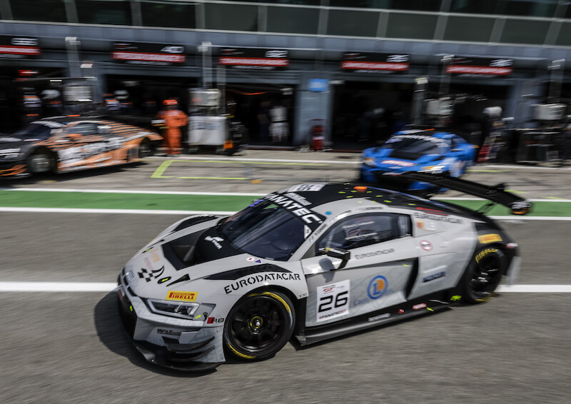 Audi gotowe na największy w roku wyścig klasy GT3: trzynaście Audi R8 LMS wystawionych w stawce 24-godzinnego wyścigu w Spa