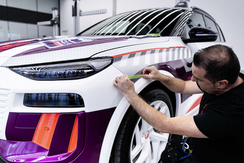 „Niczym garnitur szyty na miarę”: co sprawia, że oklejenie maskujące prototypu Audi Q6 e-tron jest tak unikalne?