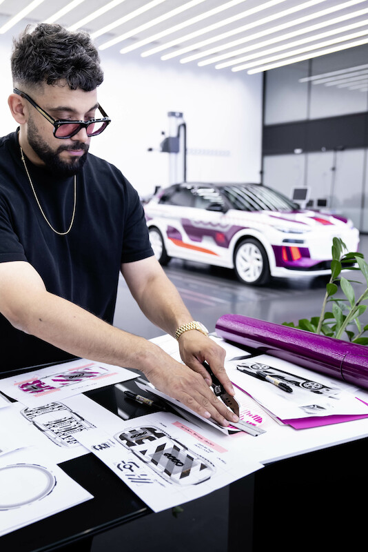 „Niczym garnitur szyty na miarę”: co sprawia, że oklejenie maskujące prototypu Audi Q6 e-tron jest tak unikalne?