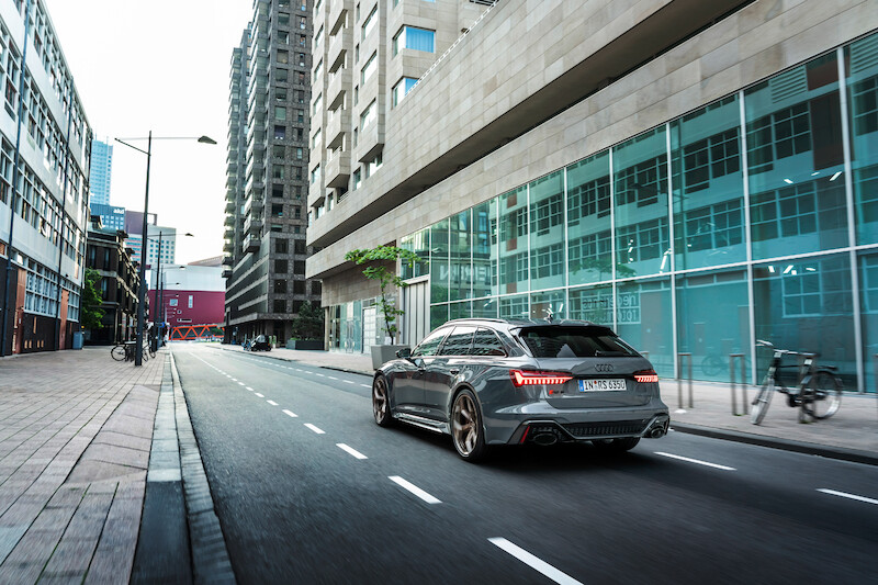 Pełna dynamiki moc i ekspresyjny design: Audi RS 6 Avant performance