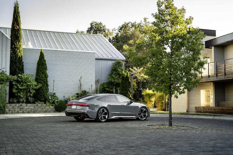 Pełna dynamiki moc i ekspresyjny design: Audi RS 7 Sportback performance