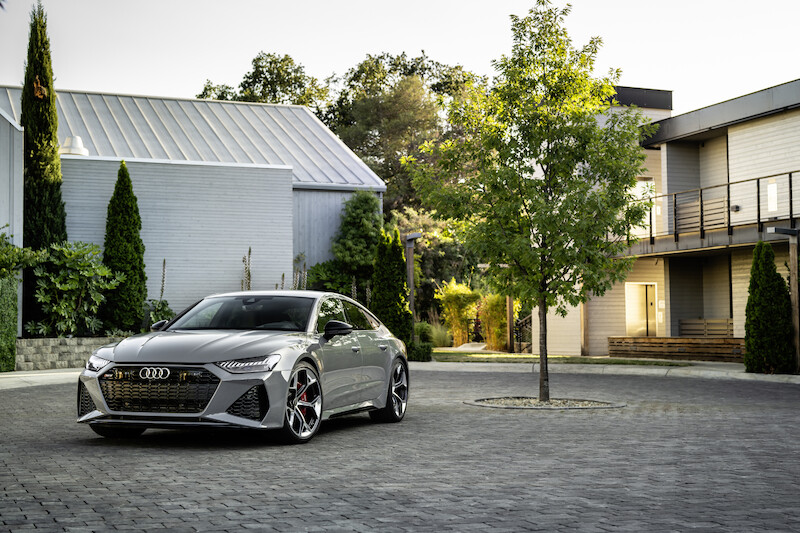 Pełna dynamiki moc i ekspresyjny design: Audi RS 7 Sportback performance