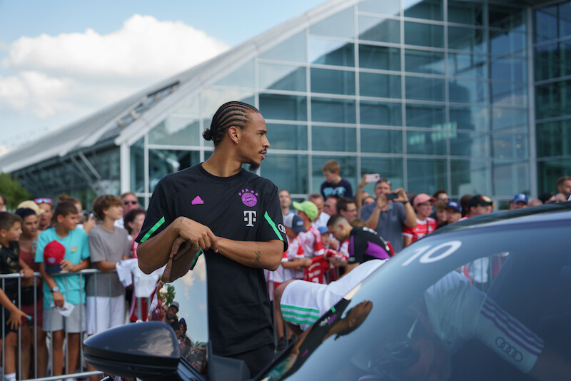 Klub piłkarski FC Bayern Monachium otrzymuje nowe samochody służbowe - Audi sprzedaje poprzednie pojazdy piłkarzy