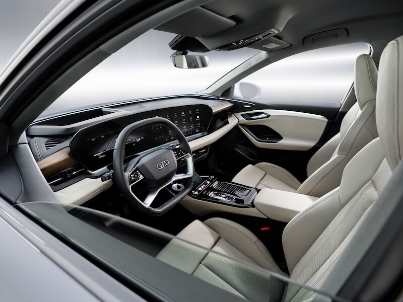 W jaki sposób wnętrze produkowanego seryjnie Audi Q6 e-tron wykorzystuje nową filozofię stylistyczną marki?