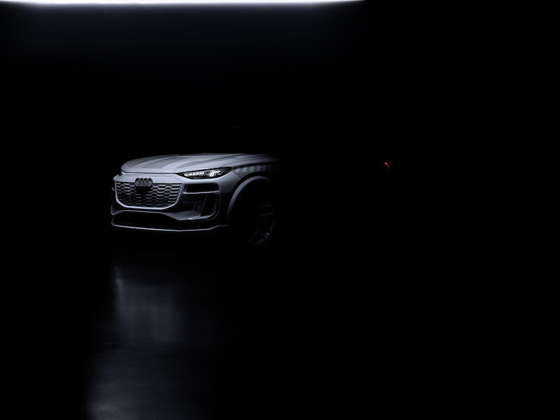 W jaki sposób wnętrze produkowanego seryjnie Audi Q6 e-tron wykorzystuje nową filozofię stylistyczną marki?