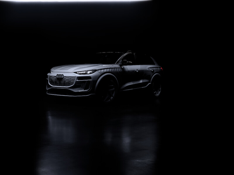 W jaki sposób wnętrze produkowanego seryjnie Audi Q6 e-tron wykorzystuje nową filozofię stylistyczną marki?