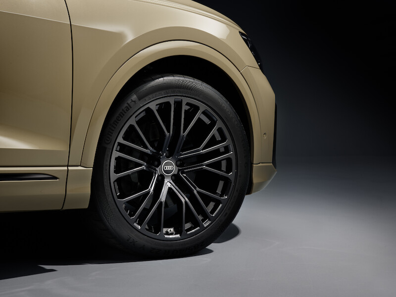 Ekspresyjny design i nowa technika świateł - udoskonalone Audi Q8