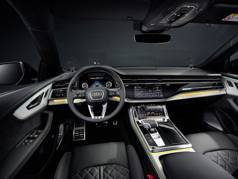 Ekspresyjny design i nowa technika świateł - udoskonalone Audi Q8