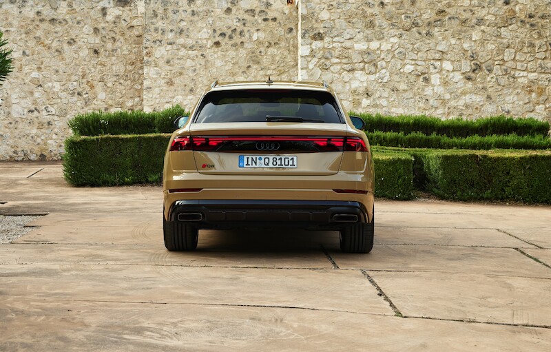 Ekspresyjny design i nowa technika świateł - udoskonalone Audi Q8