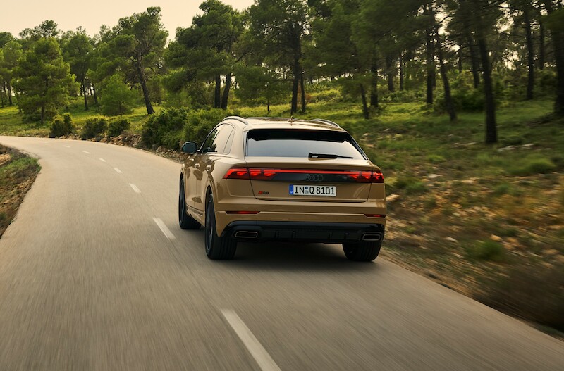 Ekspresyjny design i nowa technika świateł - udoskonalone Audi Q8