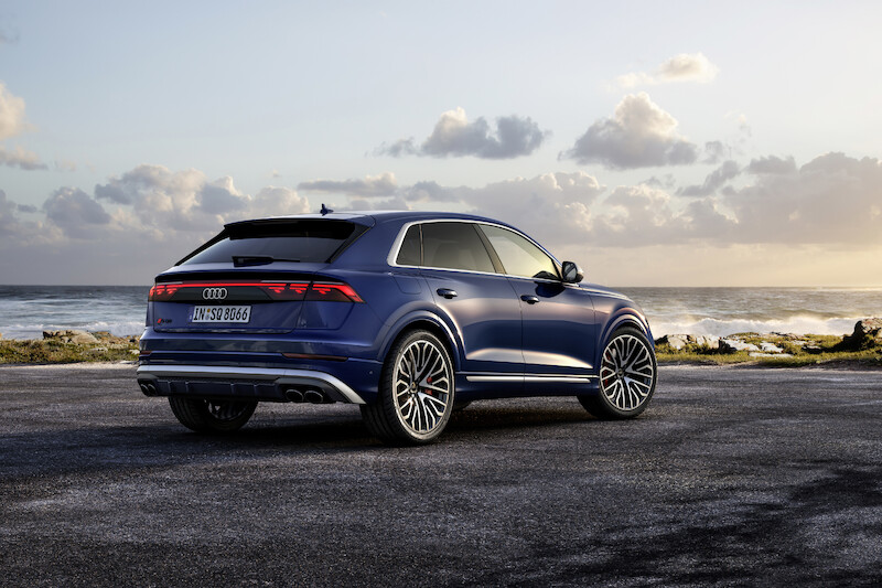 Ekspresyjny design i nowa technika świateł - udoskonalone Audi Q8