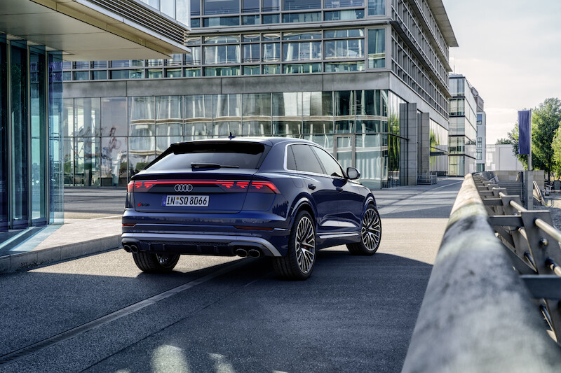 Ekspresyjny design i nowa technika świateł - udoskonalone Audi Q8