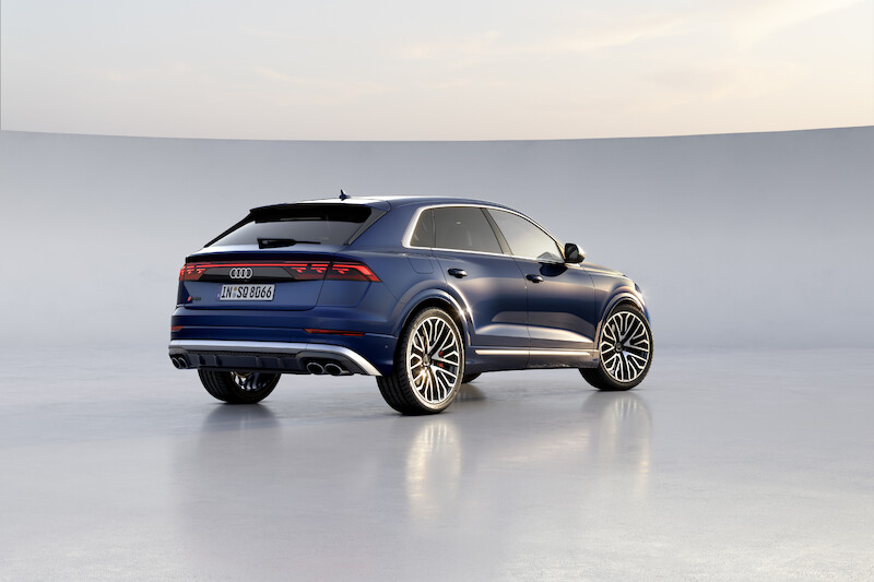 Ekspresyjny design i nowa technika świateł - udoskonalone Audi Q8