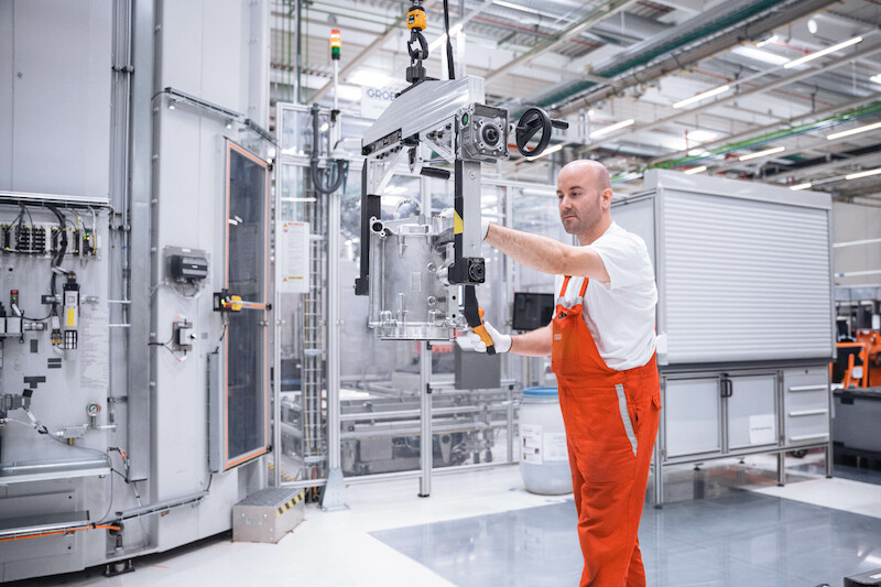 Rozpoczęcie produkcji silników elektrycznych dla PPE w Győr
