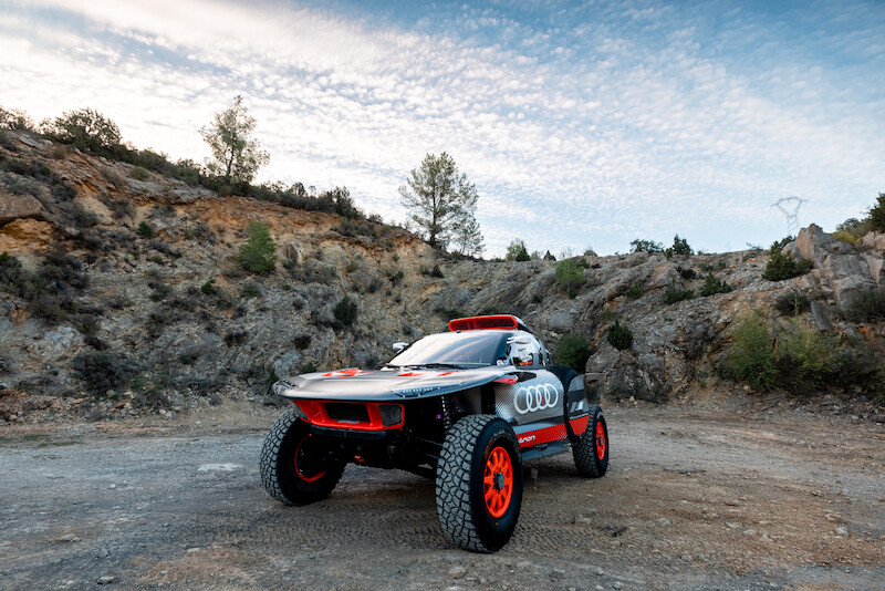Audi RS Q e-tron na 2024 rok: innowacyjny prototyp z nowymi ulepszeniami