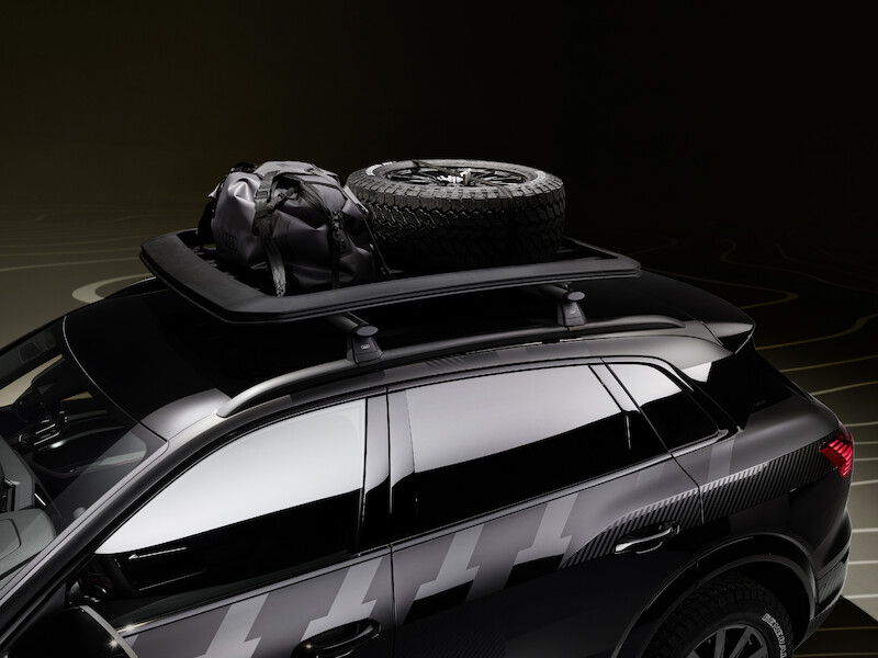Pewne siebie zarówno w terenie, jak i na asfalcie: Audi Q8 e-tron edition Dakar