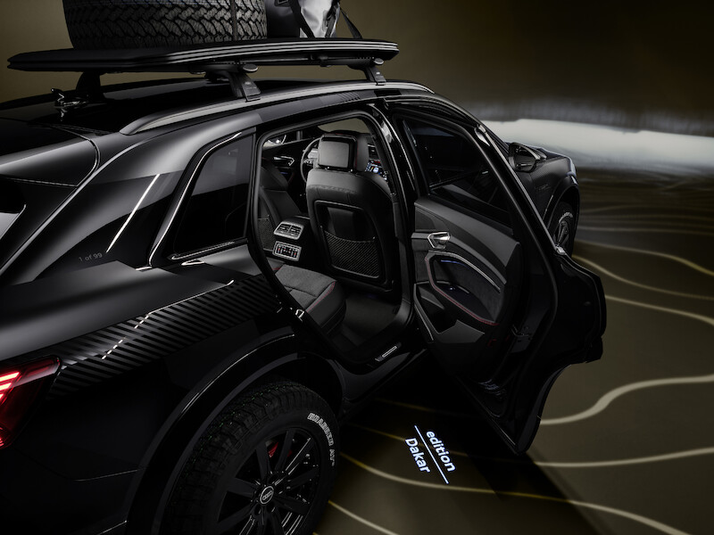 Pewne siebie zarówno w terenie, jak i na asfalcie: Audi Q8 e-tron edition Dakar