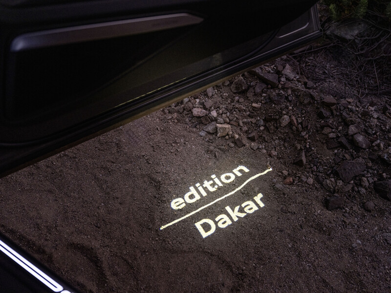 Pewne siebie zarówno w terenie, jak i na asfalcie: Audi Q8 e-tron edition Dakar