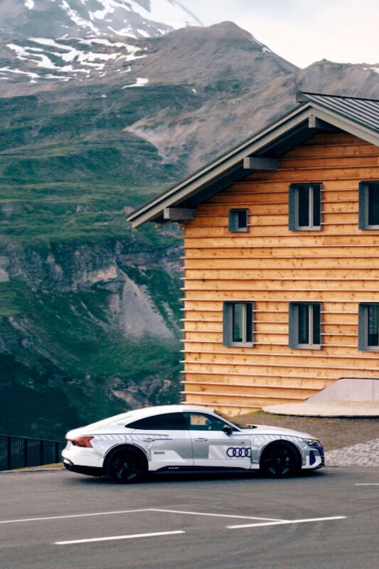 Audi RS e-tron GT w rękach Ferdinanda „Ferdiego” Porsche na Großglockner-Hochalpenstraße