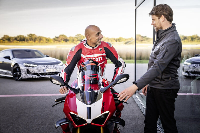 Podwójna dawka adrenaliny: Prototyp Audi e-tron GT i Ducati Panigale V4 R