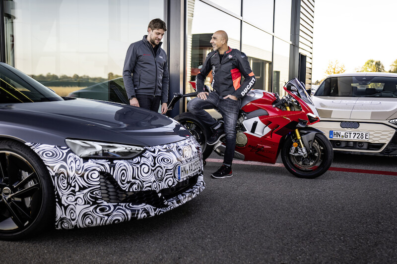 Podwójna dawka adrenaliny: Prototyp Audi e-tron GT i Ducati Panigale V4 R