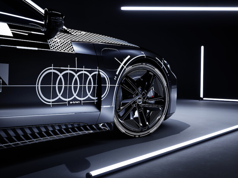 Podwójna dawka adrenaliny: Prototyp Audi e-tron GT i Ducati Panigale V4 R