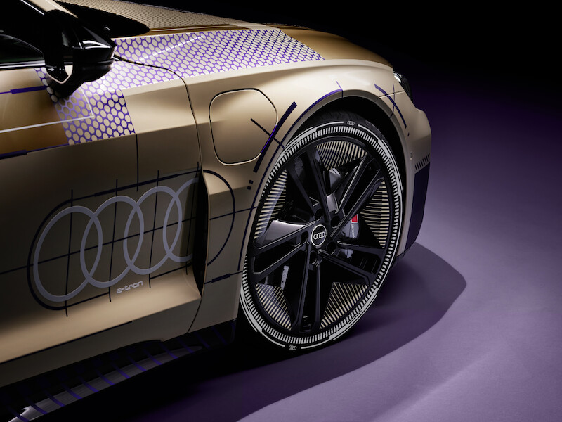 Podwójna dawka adrenaliny: Prototyp Audi e-tron GT i Ducati Panigale V4 R
