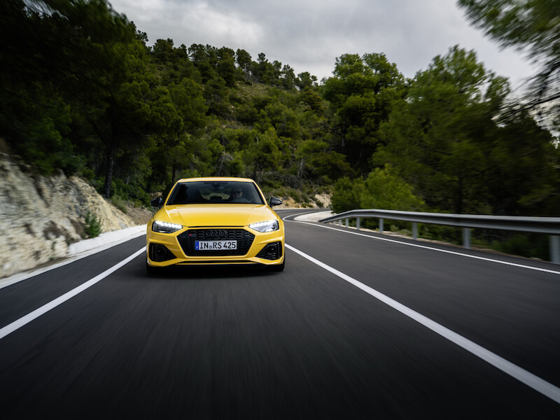Wysokie osiągi w codziennym użytkowaniu i na torze wyścigowym: Audi RS 4 Avant edition 25 years