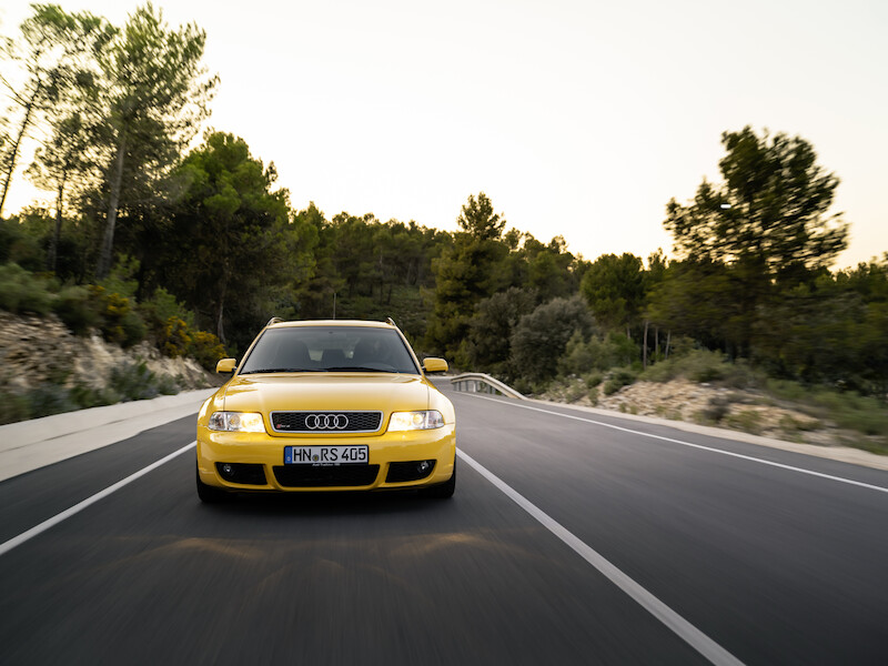Wysokie osiągi w codziennym użytkowaniu i na torze wyścigowym: Audi RS 4 Avant edition 25 years