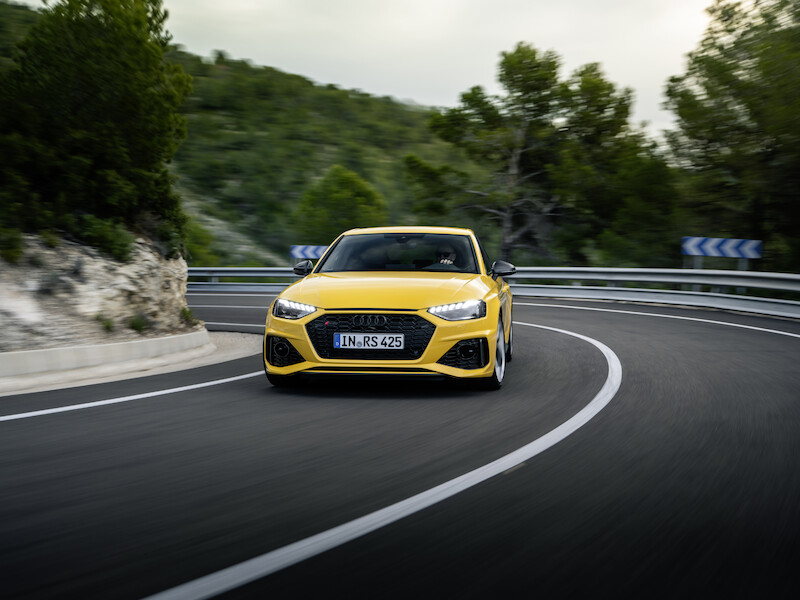 Wysokie osiągi w codziennym użytkowaniu i na torze wyścigowym: Audi RS 4 Avant edition 25 years