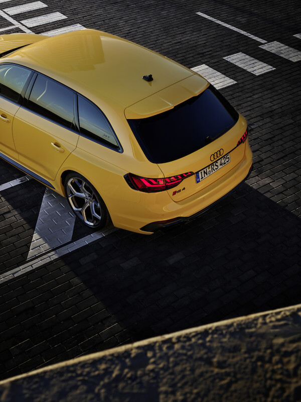 Wysokie osiągi w codziennym użytkowaniu i na torze wyścigowym: Audi RS 4 Avant edition 25 years