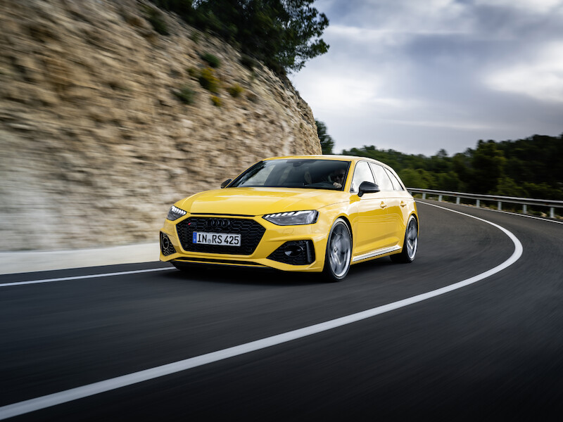 Wysokie osiągi w codziennym użytkowaniu i na torze wyścigowym: Audi RS 4 Avant edition 25 years