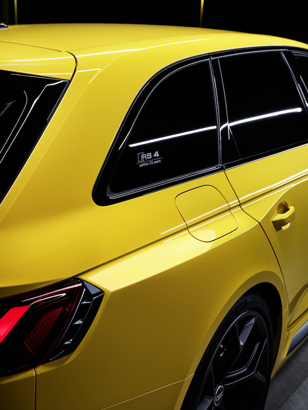 Wysokie osiągi w codziennym użytkowaniu i na torze wyścigowym: Audi RS 4 Avant edition 25 years