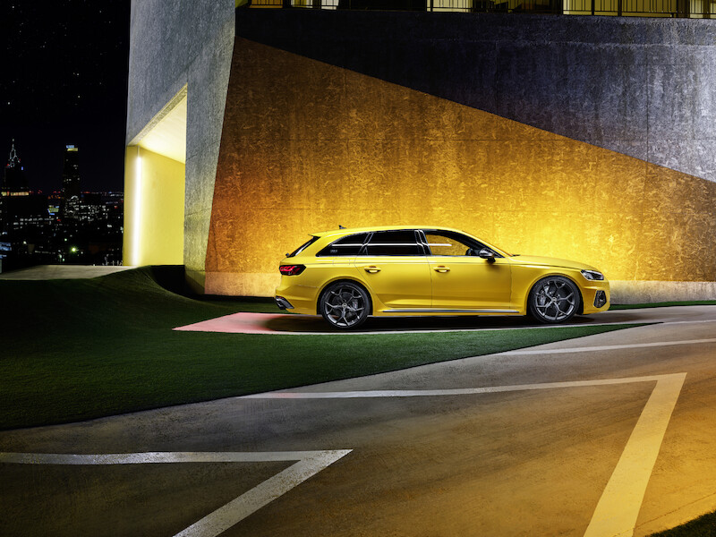 Wysokie osiągi w codziennym użytkowaniu i na torze wyścigowym: Audi RS 4 Avant edition 25 years