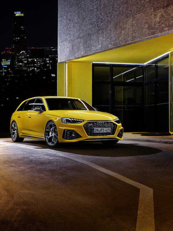 Wysokie osiągi w codziennym użytkowaniu i na torze wyścigowym: Audi RS 4 Avant edition 25 years