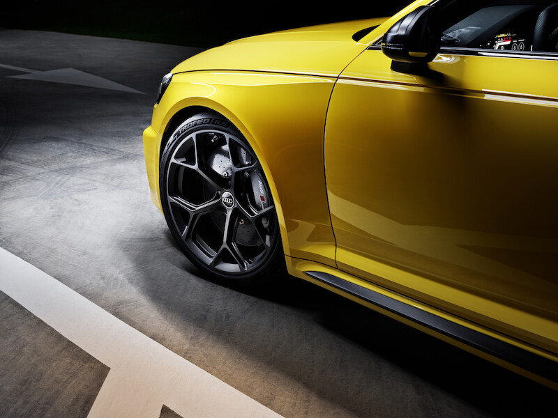 Wysokie osiągi w codziennym użytkowaniu i na torze wyścigowym: Audi RS 4 Avant edition 25 years