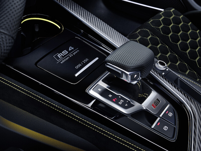 Wysokie osiągi w codziennym użytkowaniu i na torze wyścigowym: Audi RS 4 Avant edition 25 years