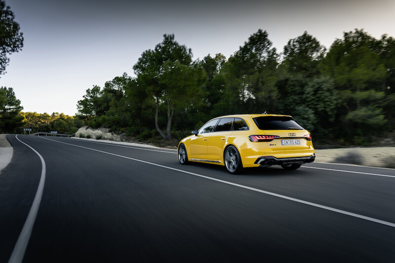 Wysokie osiągi w codziennym użytkowaniu i na torze wyścigowym: Audi RS 4 Avant edition 25 years
