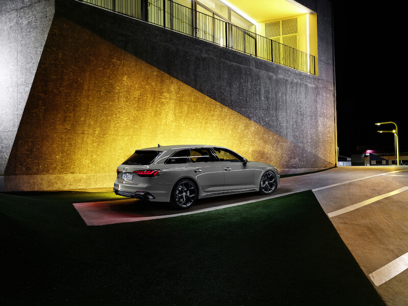 Wysokie osiągi w codziennym użytkowaniu i na torze wyścigowym: Audi RS 4 Avant edition 25 years