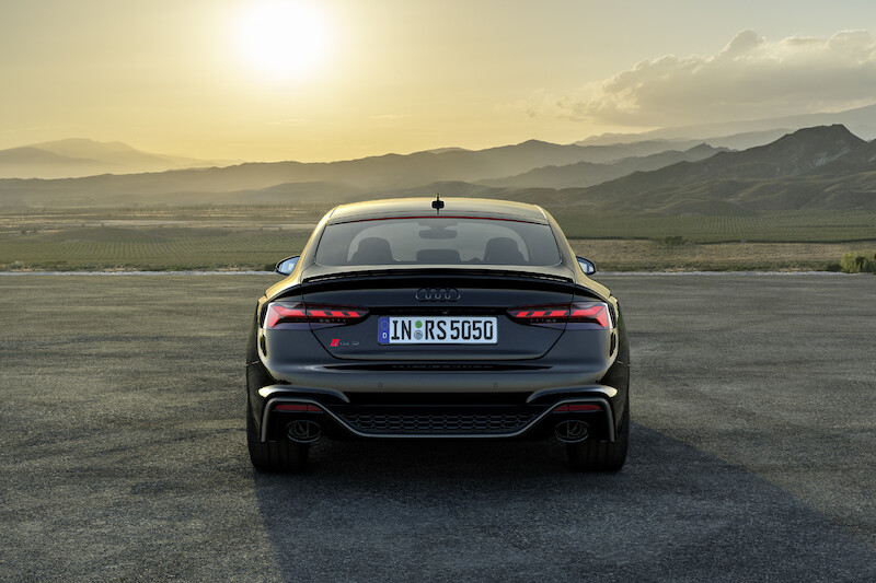 Wysokie osiągi w codziennym użytkowaniu i na torze wyścigowym: Audi RS 4 Avant edition 25 years