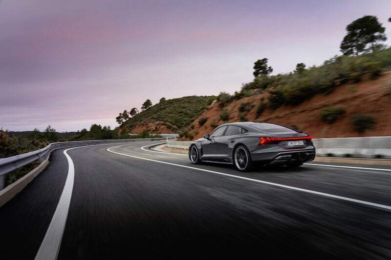 Nowe Audi e-tron GT: elektryzujące arcydzieło