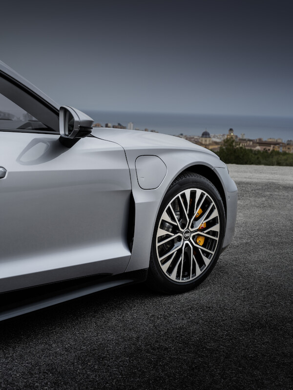 Nowe Audi e-tron GT: elektryzujące arcydzieło