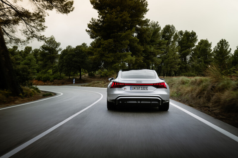 Nowe Audi e-tron GT: elektryzujące arcydzieło