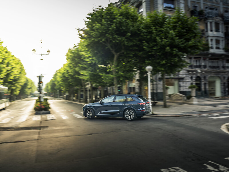 Czysta przyjemność z jazdy: północna Hiszpania w Audi Q6 e-tron