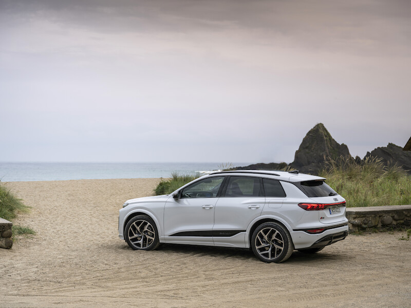 Czysta przyjemność z jazdy: północna Hiszpania w Audi Q6 e-tron