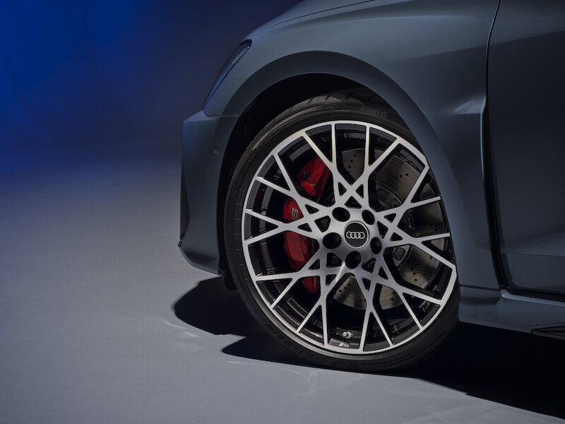 Uczta dla zmysłów: ulepszone Audi RS 3