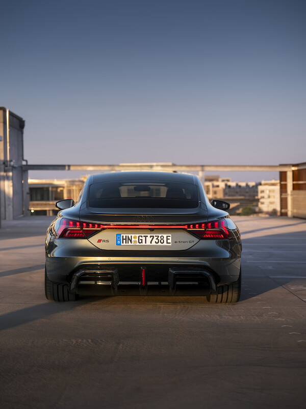 Najmocniejszy produkcyjny samochód Audi: nowe RS e-tron GT performance