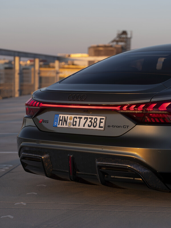 Najmocniejszy produkcyjny samochód Audi: nowe RS e-tron GT performance