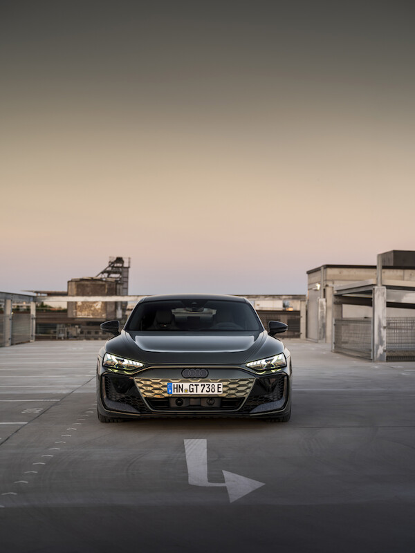 Najmocniejszy produkcyjny samochód Audi: nowe RS e-tron GT performance