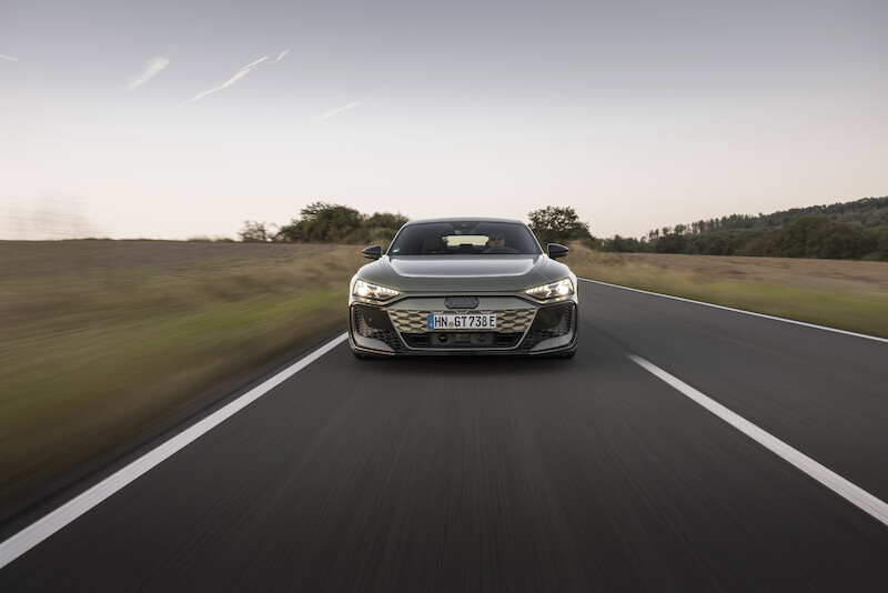 Najmocniejszy produkcyjny samochód Audi: nowe RS e-tron GT performance